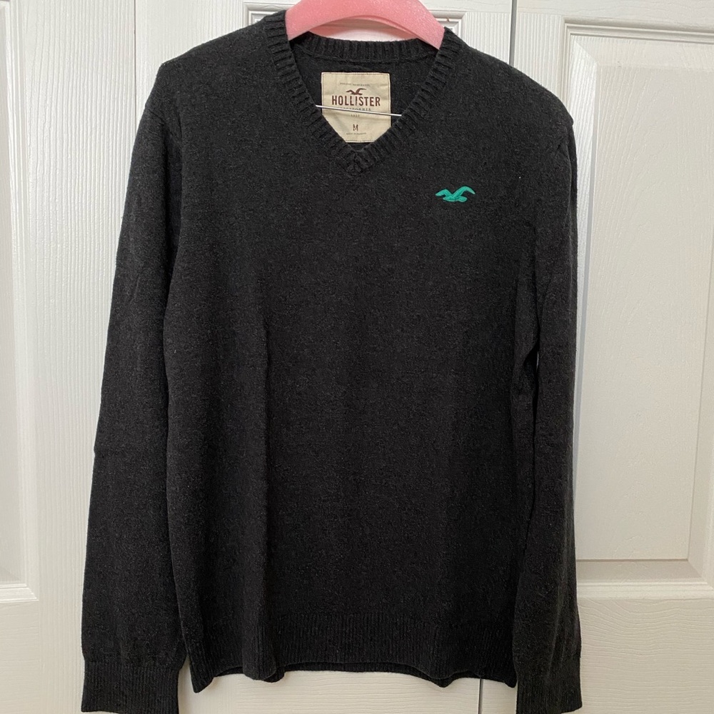 Hollister gray long sleeves